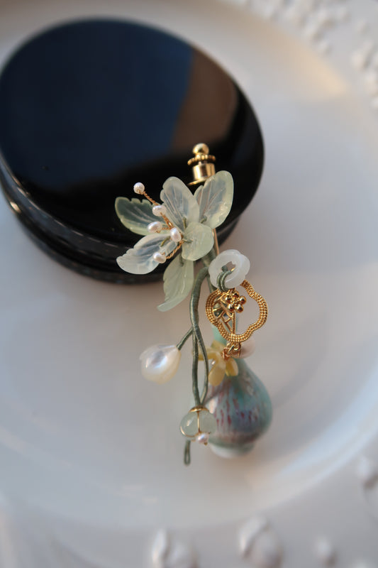 Serpentine Jade Orchid Vase Brooch