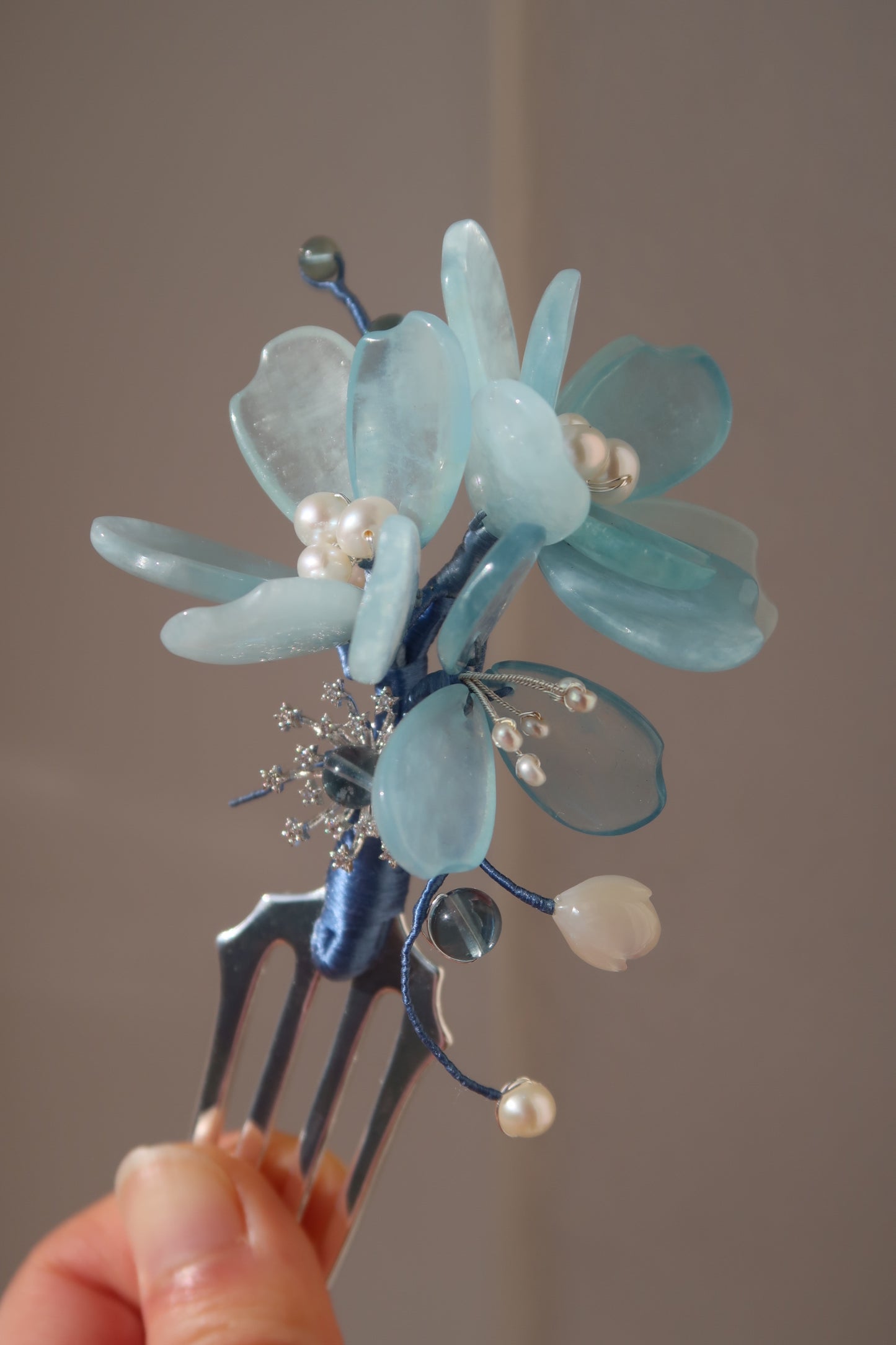 Aquamarine Yulania hair comb